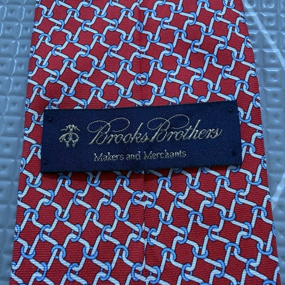 NEW 346 Brooks Brothers 100% Silk Men's Necktie Red w/ Chain Link Design - Picture 3 of 5